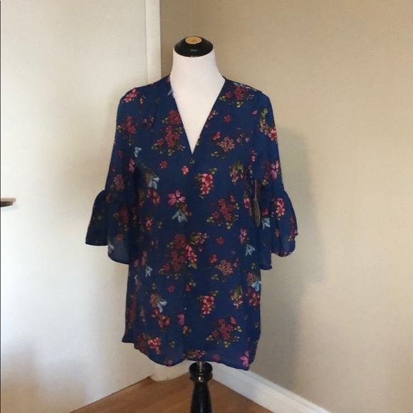 gypsies & moondust Tops - Gypsies & Moondust Medium Navy Floral Kimono
